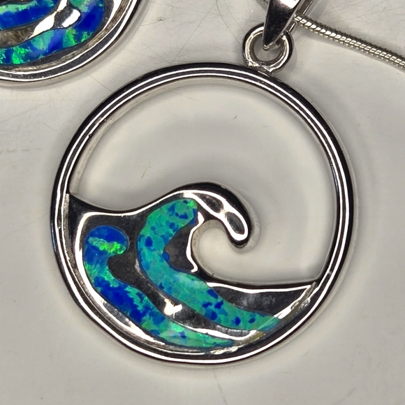 925 Silver wave earrings and necklace set - Picture 2 of 3